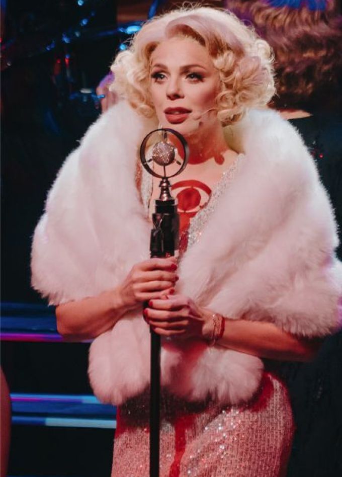 В джазе только девушки