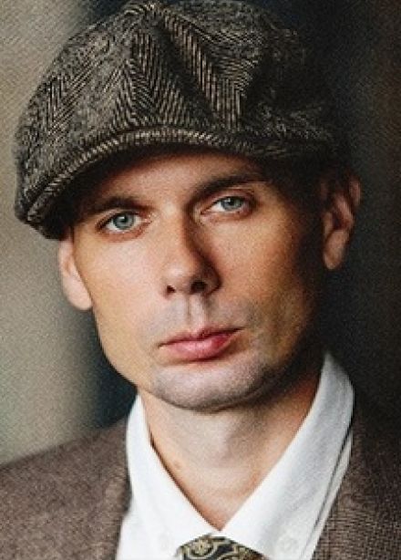 Максим Апрель